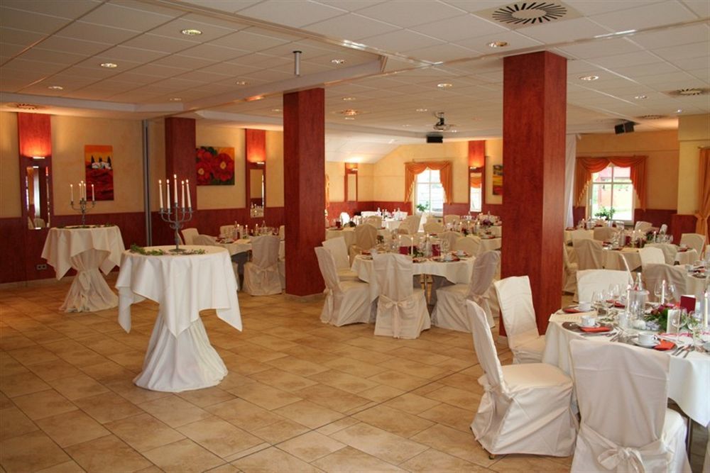 Landhotel Gross Schneer Hof Friedland  Exterior photo